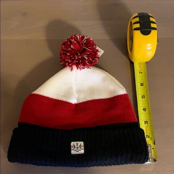 🆕 HBC Hudson's Bay Company Pom Pom Toque - Size “Youth” - Picture 6 of 6